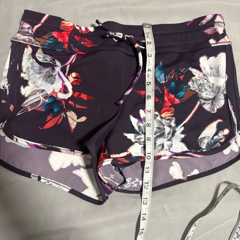Athleta Floral Running Shorts Drawstring Lined Pockets Size S - Picture 5 of 6